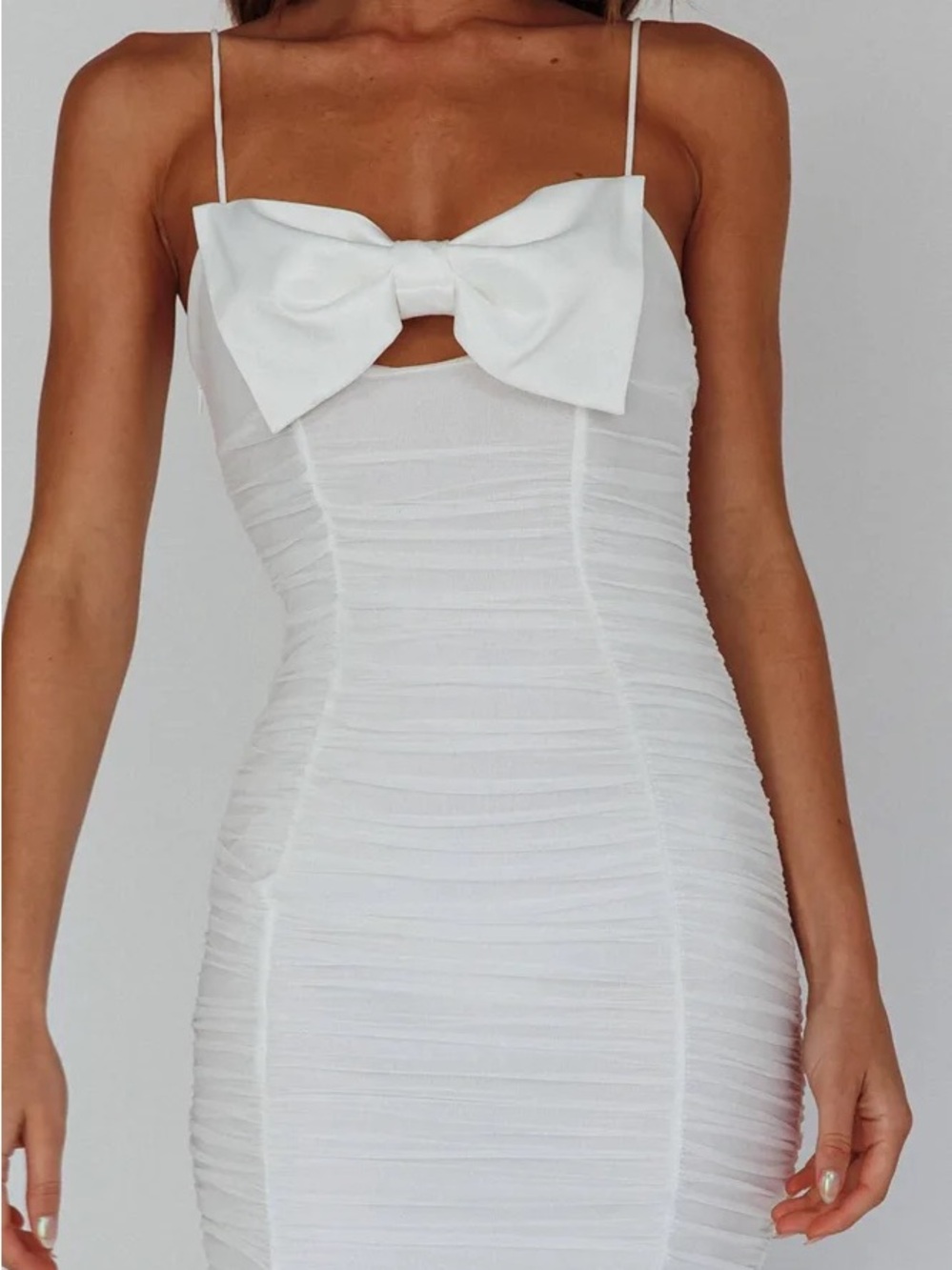 Selfie Leslie white bow bodycon dress